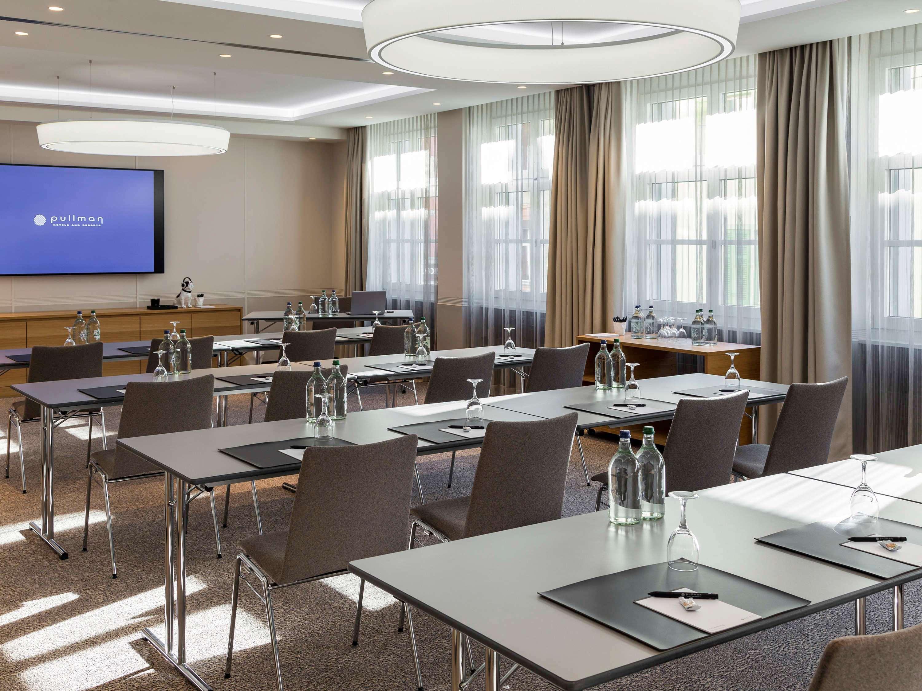 Pullman Basel Europe Hotell Eksteriør bilde